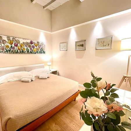 Апартаменты Cozy Santa Maria Novella Uffizi Duomo 2Beds-2Baths Флоренция Экстерьер фото