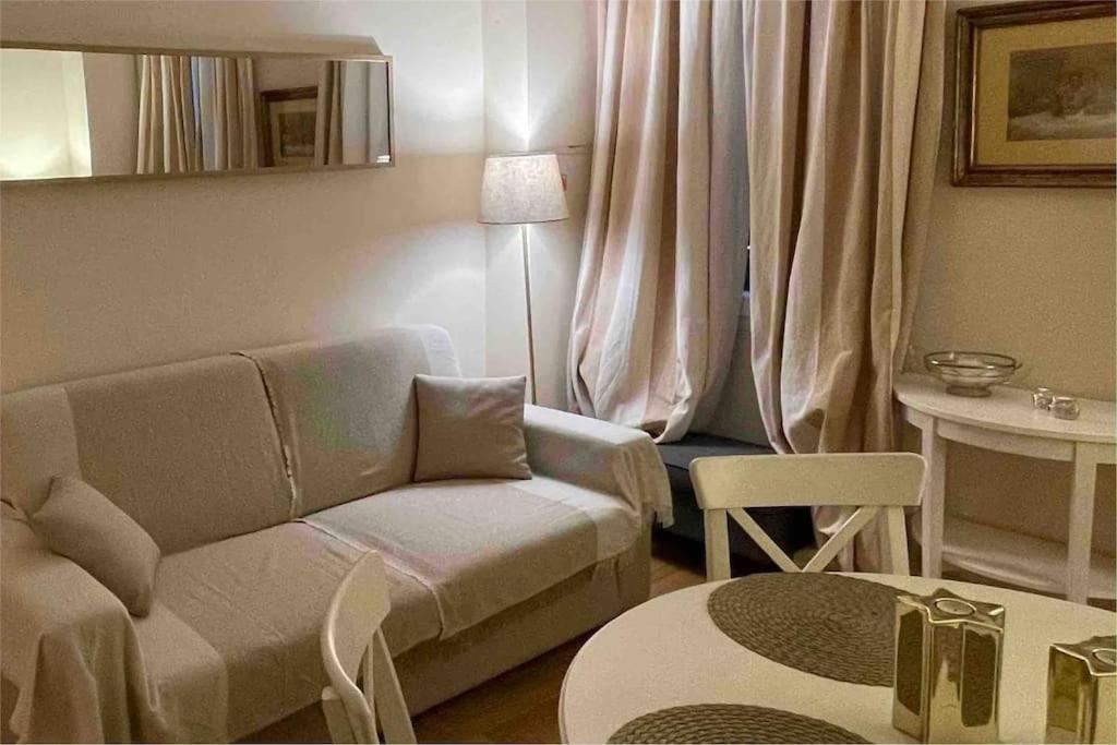Апартаменты Cozy Santa Maria Novella Uffizi Duomo 2Beds-2Baths Флоренция Экстерьер фото