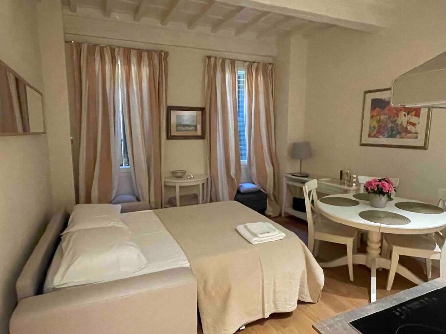 Апартаменты Cozy Santa Maria Novella Uffizi Duomo 2Beds-2Baths Флоренция Экстерьер фото
