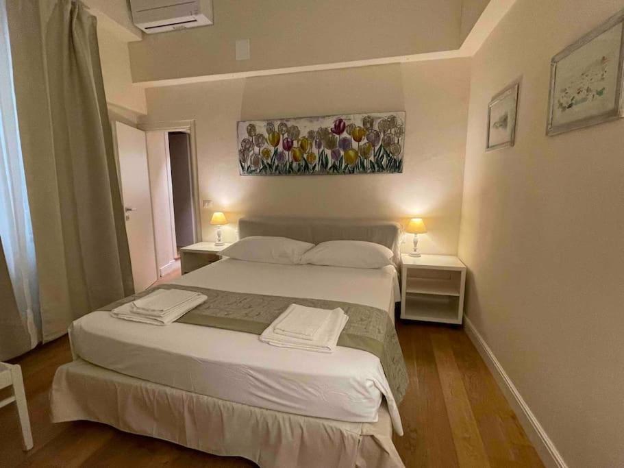 Апартаменты Cozy Santa Maria Novella Uffizi Duomo 2Beds-2Baths Флоренция Экстерьер фото