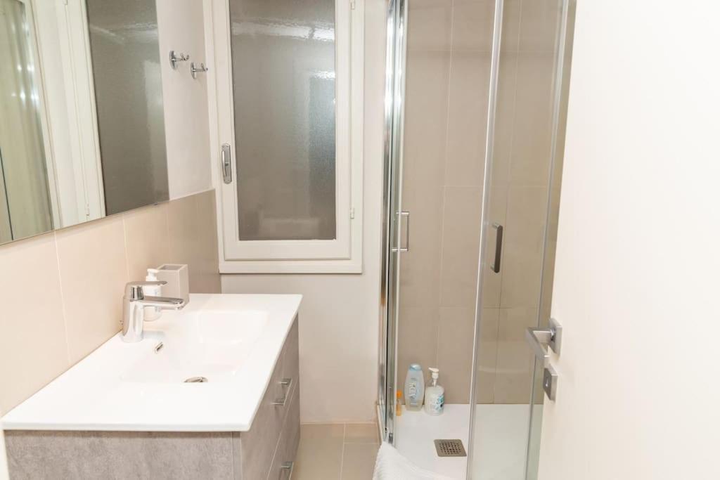 Апартаменты Cozy Santa Maria Novella Uffizi Duomo 2Beds-2Baths Флоренция Экстерьер фото