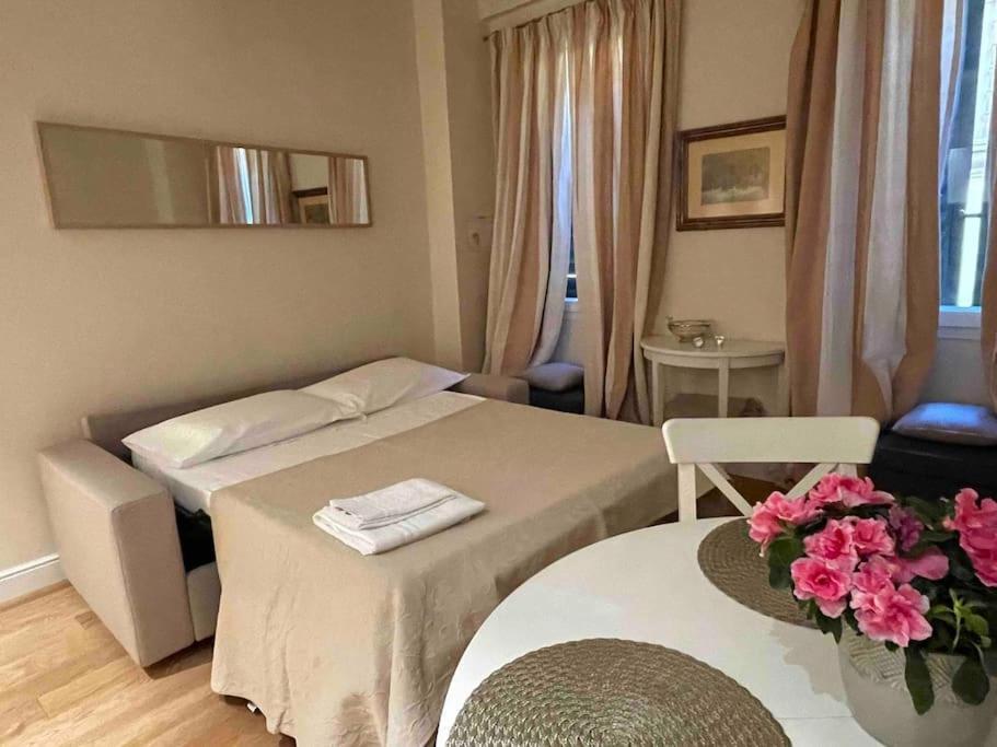 Апартаменты Cozy Santa Maria Novella Uffizi Duomo 2Beds-2Baths Флоренция Экстерьер фото