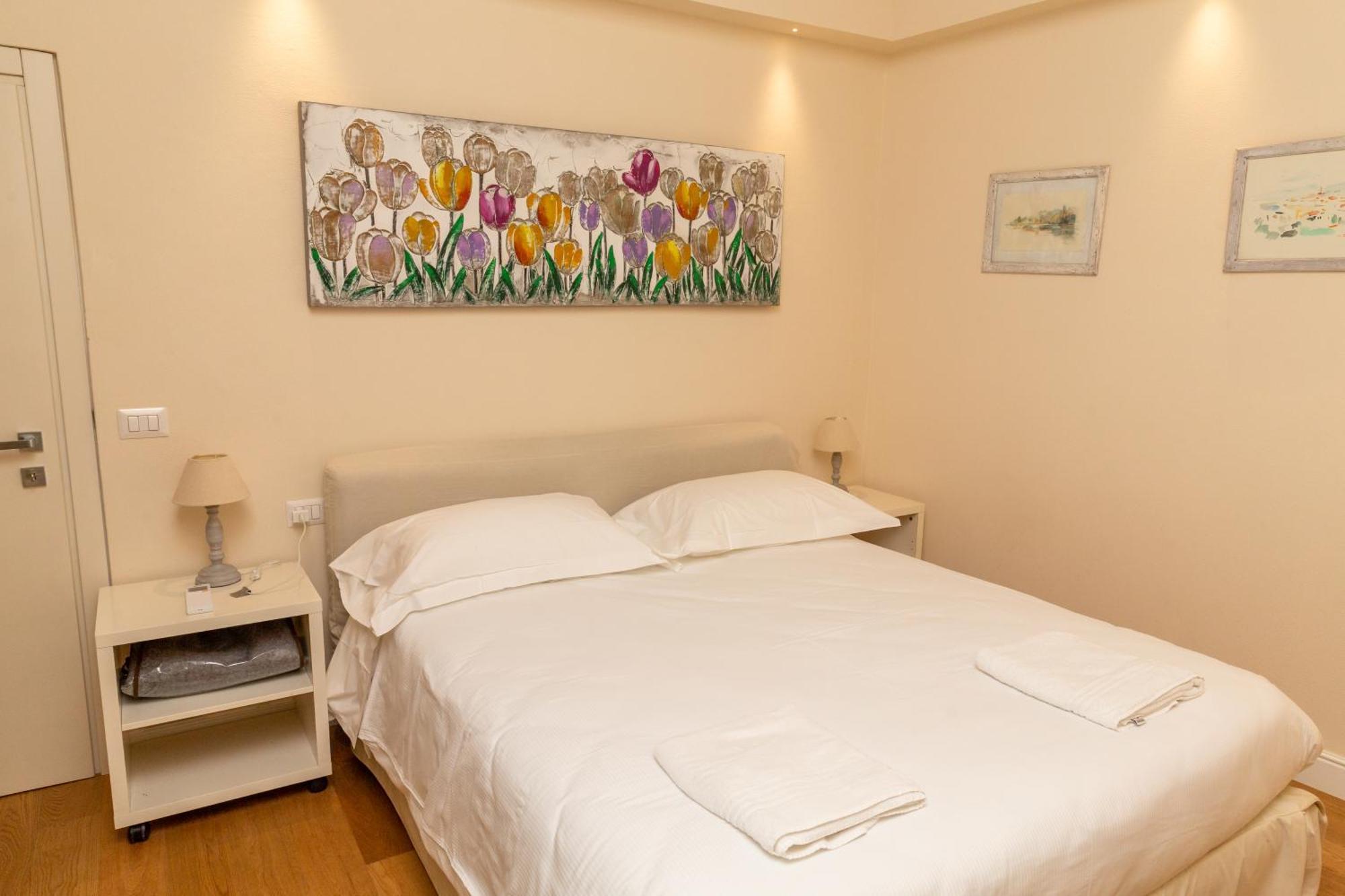 Апартаменты Cozy Santa Maria Novella Uffizi Duomo 2Beds-2Baths Флоренция Экстерьер фото