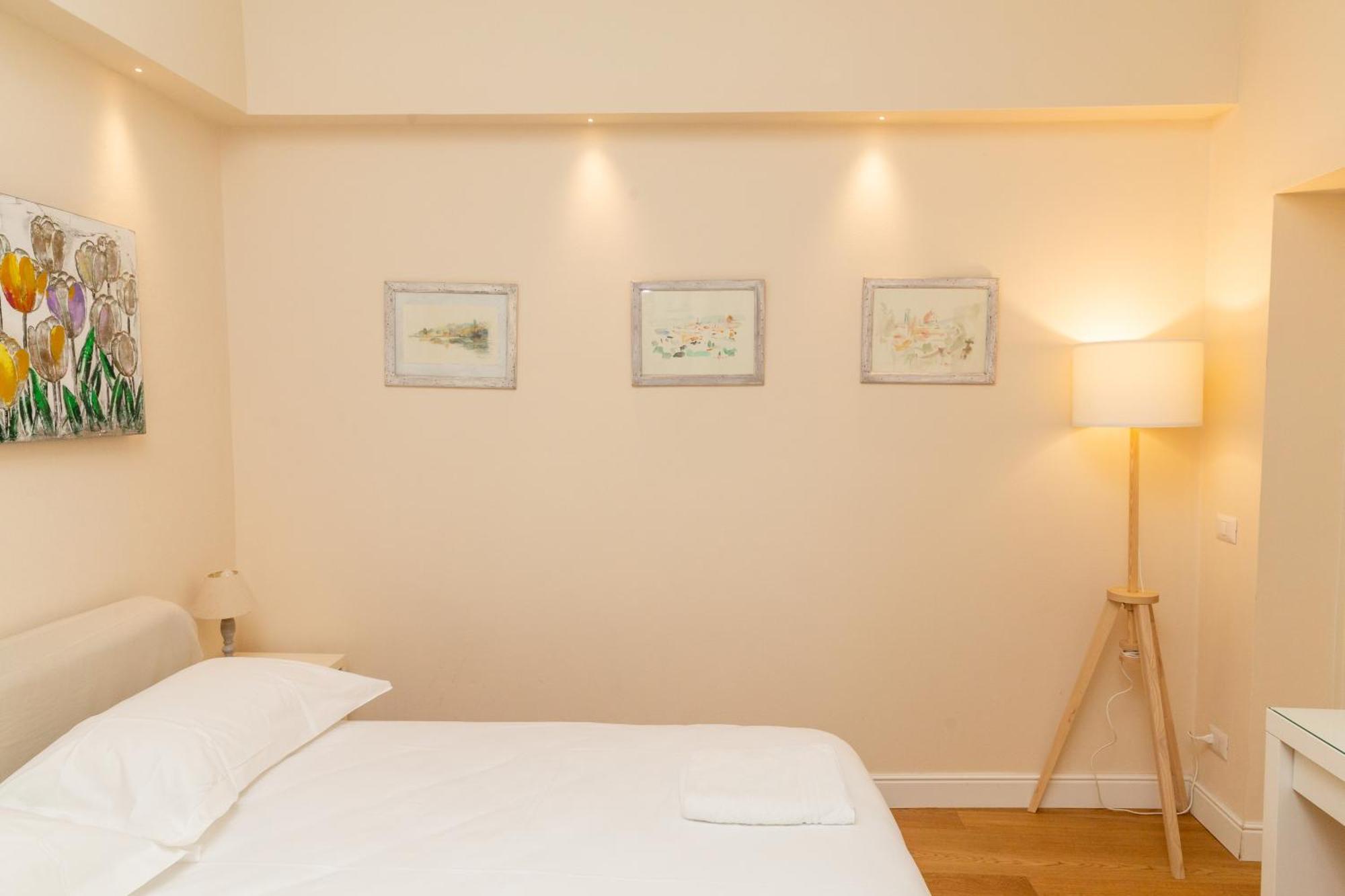 Апартаменты Cozy Santa Maria Novella Uffizi Duomo 2Beds-2Baths Флоренция Экстерьер фото
