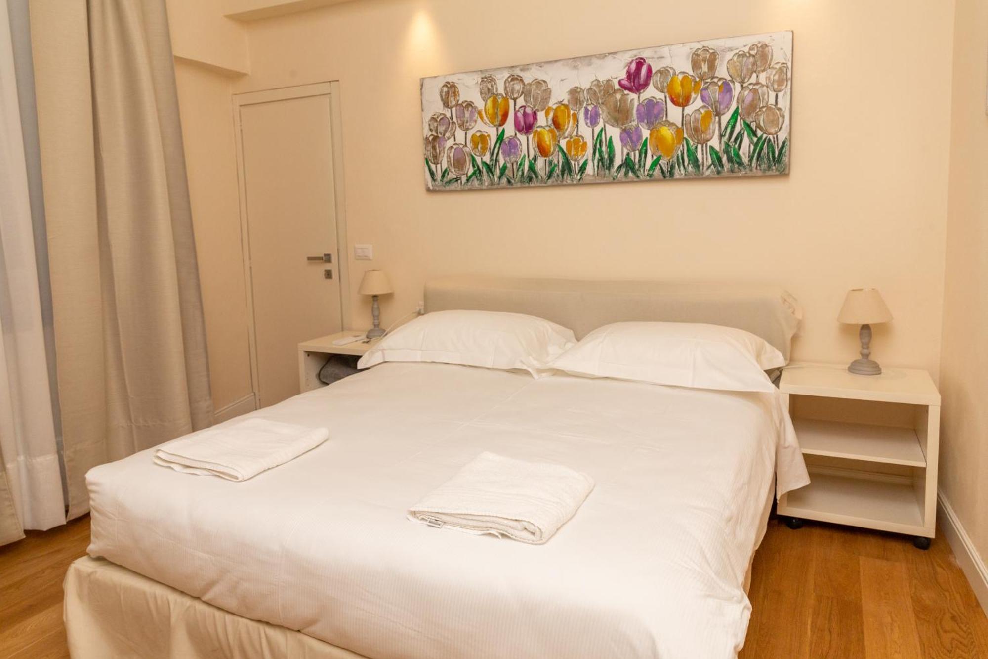 Апартаменты Cozy Santa Maria Novella Uffizi Duomo 2Beds-2Baths Флоренция Экстерьер фото