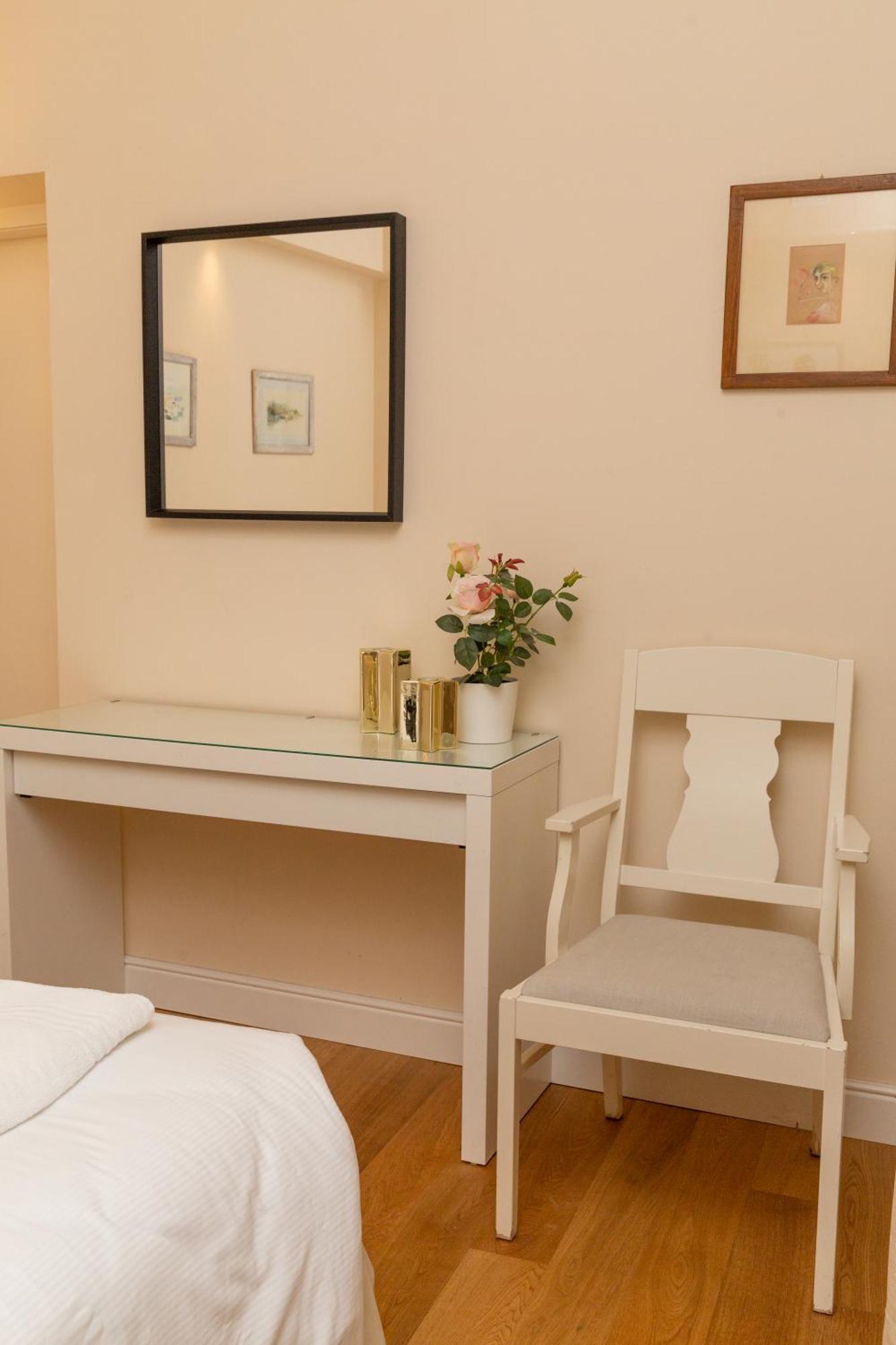 Апартаменты Cozy Santa Maria Novella Uffizi Duomo 2Beds-2Baths Флоренция Экстерьер фото