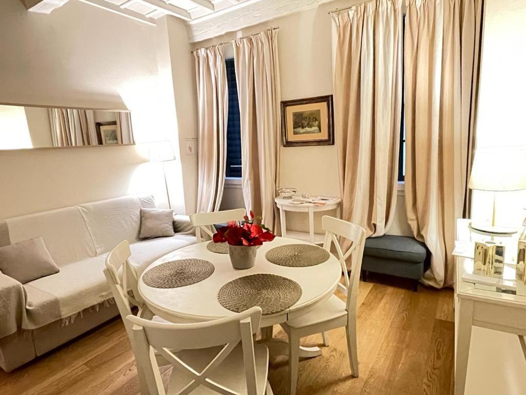 Апартаменты Cozy Santa Maria Novella Uffizi Duomo 2Beds-2Baths Флоренция Экстерьер фото