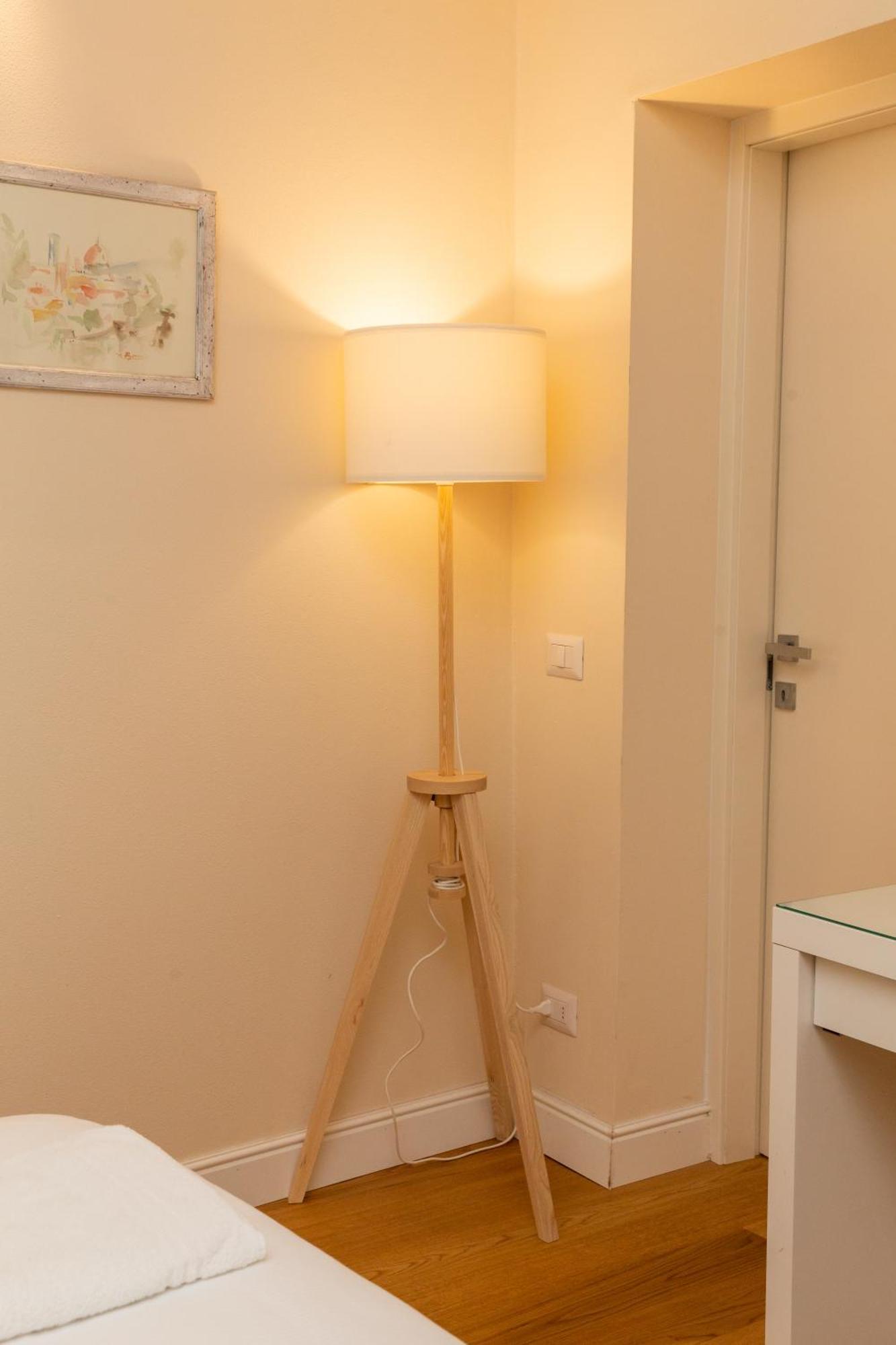 Апартаменты Cozy Santa Maria Novella Uffizi Duomo 2Beds-2Baths Флоренция Экстерьер фото