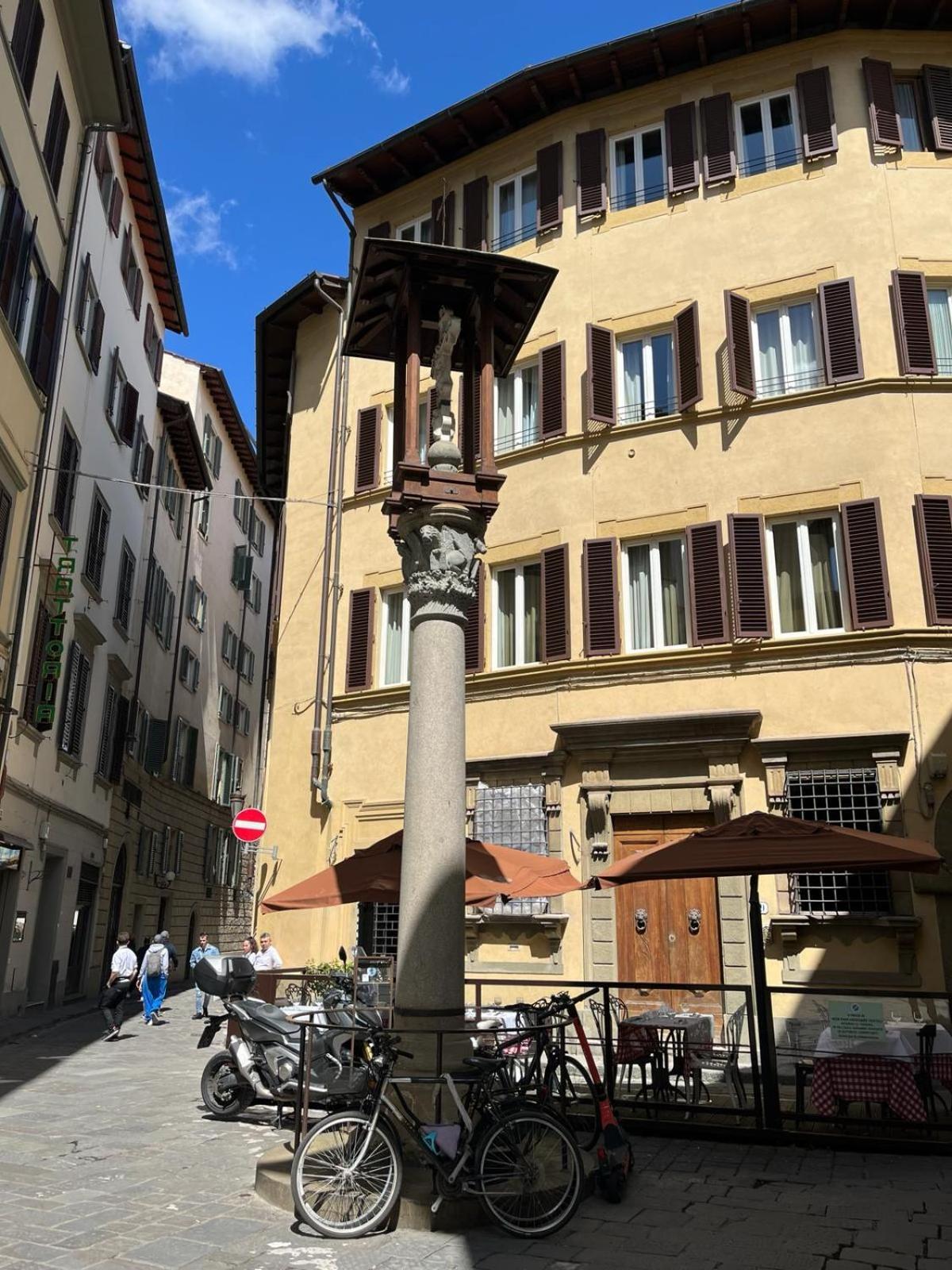 Апартаменты Cozy Santa Maria Novella Uffizi Duomo 2Beds-2Baths Флоренция Экстерьер фото